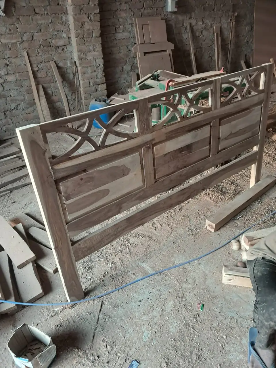 Signature Sheesham solid wood bed - Image 5