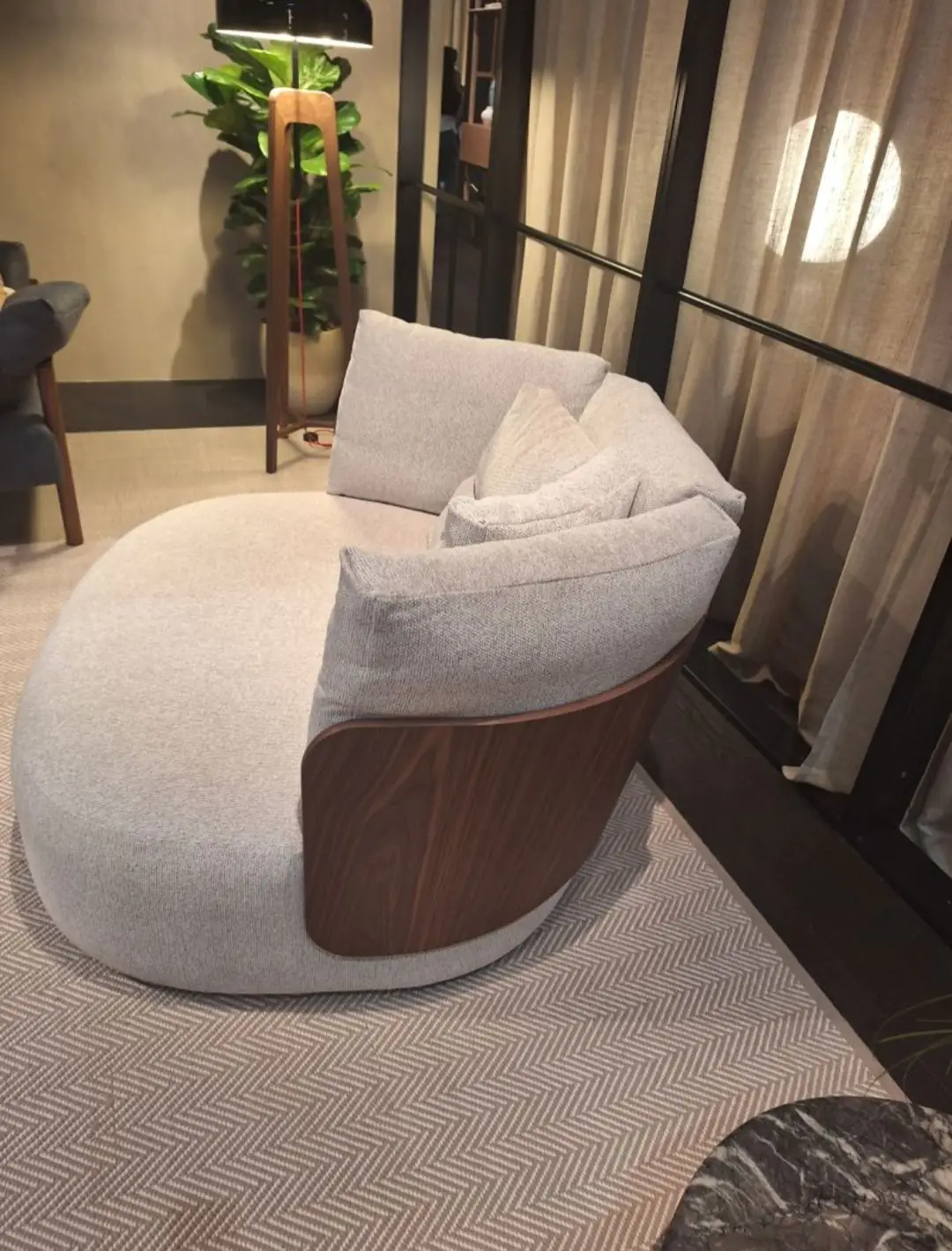 Calin XL Contemporary Sheesham Wood Leisure Chair - Image 3