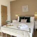 Camphor Geometric Brass Wall Sconce with Water-Ripple Glass – Modern Luxury Lighting - Image 9