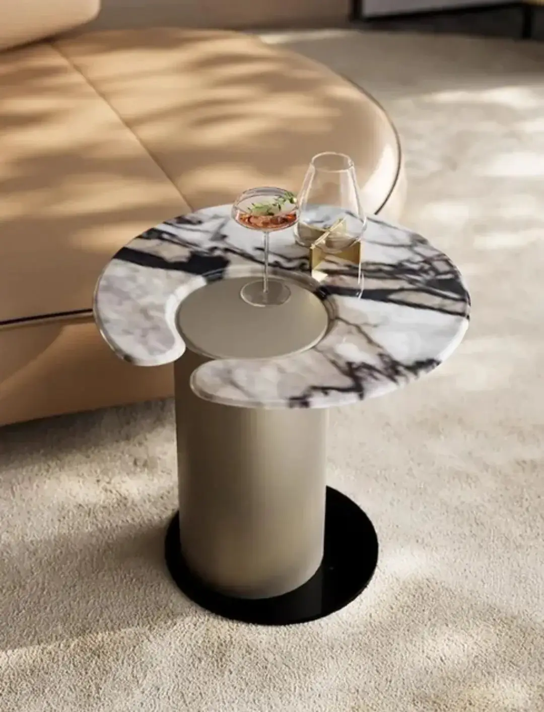Grace Pair of 2 Nesting Tables for a Minimalist Living Room White Table Marble top with Gold PVD Stainless steel - Image 4